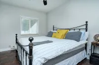 River R&R Historic mountain views. Ski Monarch 25 miles. Blocks from downtown. - 3-Star