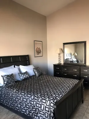 Experience Casa Grande charm in our spacious 4-bedroom retreat - 홈스테이