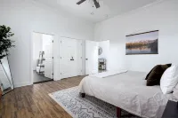 Timeless Midtown Craftsman • 2Br, 2BA • 15 Mins to Ft Moore - 4-Star