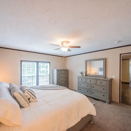 Cheerful 4 bedroom cottage on Kentucky lake