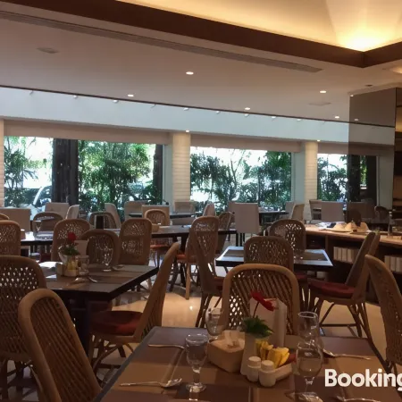 Elmi Hotel