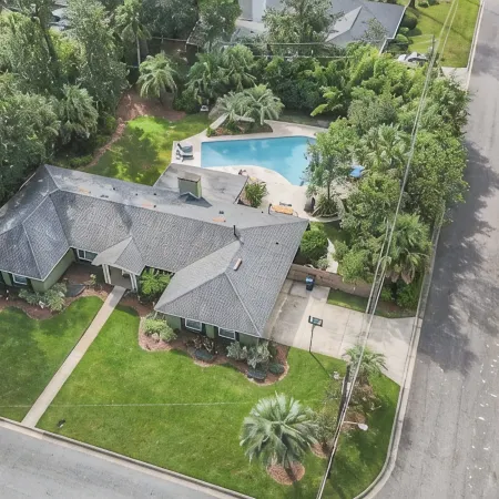 Spacious Pool Home 3 Miles to UF!