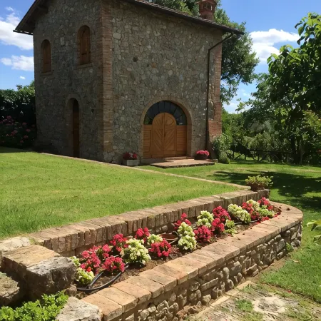 Independent house in the hills of the Sienese countryside