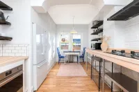 Modern Loft in Historic Birdtown - Unit 8 - Homestays