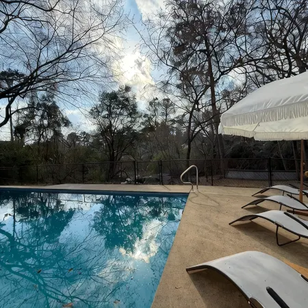 Creekside Escape – Spacious 5BR with Pool & BBQ