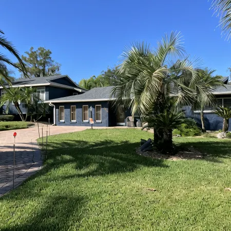 Huge 6 Bedroom-4 Bath Waterfront Gulf/Heated Pool-Dock Pets Allowed W/Fee.