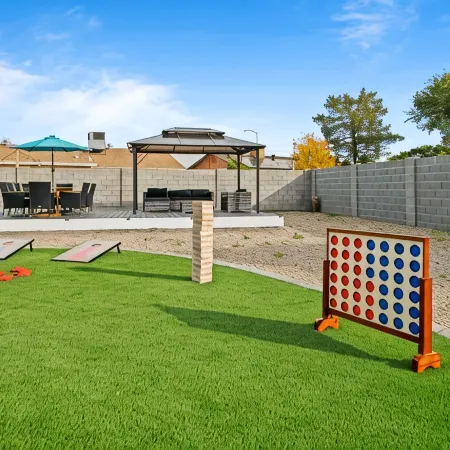 Free Heated Pool, Game Room, Mini-Golf, BBQ, Lux Home