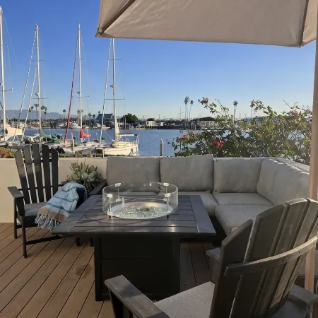 Luxury waterfront! The Pagoda Beach House