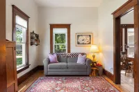 Cozy and charming. Your home away from home in the heart of Viroqua. - 3-Star