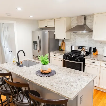 Serenity in South Wedge: desirable walking community meets vibrant tranquillity!
