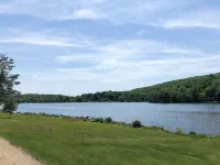 Lux Bungalow on Gorgeous Lake. Relax. Explore nearby towns. Ski. Kayak. Hike. - Boutique