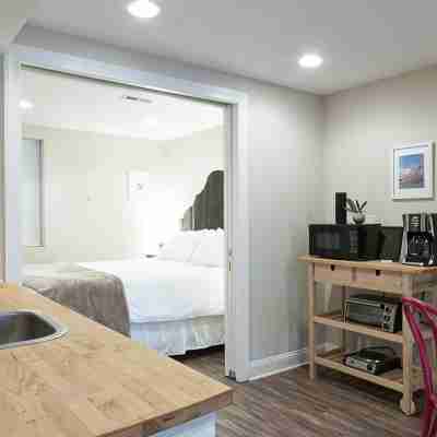 Charming H St Oasis close to Capitol and museums Rooms