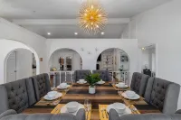 One Story House, King Beds, TV in all bedrooms, Desks, Grill and Pool. - 4つ星
