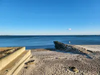 PRIVATE BEACH: A SLICE OF HEAVEN @ NIANTIC W/ 6 QUEENS 1 FULL BED - WiFi