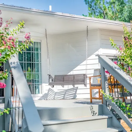 Pinehurst Cottage ★ Serves 8 ★ No Stairs ★ King Bed