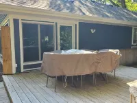 Beautiful Private Cottage, Sleeps 6, Walk to Beach - Homestays