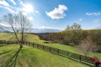 Chalet Haus. 5 min from the Ark Encounter. Room for 10 with gameroom and deck. - 3-Star