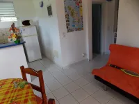 SEASONAL RENTAL IN VILLA WITH GARDEN - QUIET AREA - BEACH 300m -  Ferienwohnungen