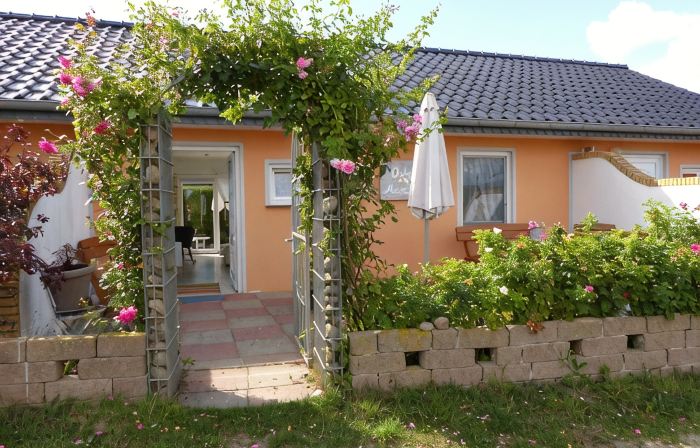House Ostseemuschel, 1 minute walk to the beach, 2 terraces