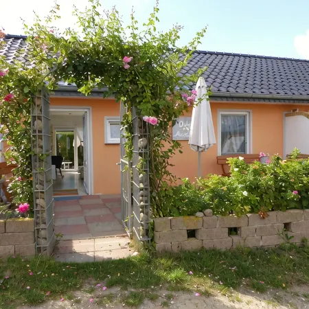 House Ostseemuschel, 1 minute walk to the beach, 2 terraces