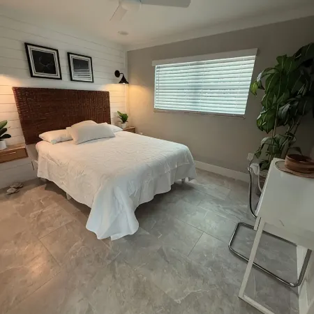 Close to Causeway / Walk to Nerita Beach - 2 Bedroom Duplex