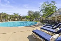 Meyer Hotel - Pools