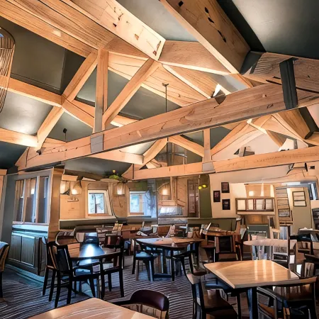 Cat & Lion Country Pub and Hotel