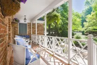 Colonial Gardens B & B - 베드 앤 브렉퍼스트