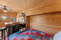 Cowboy Saloon Cabin - Wi-Fi