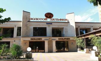 Golden Dolphin Hotel