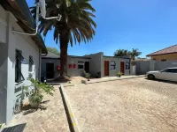 Ecomotel Louis Botha Các khách sạn gần Trung tâm mua sắm Killarney