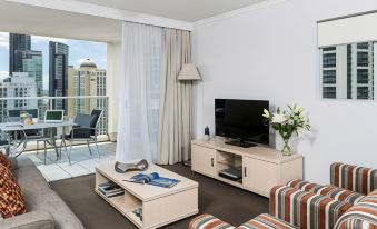 Oaks Brisbane Woolloongabba Suites