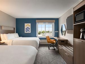 Holiday Inn Express 草地滾球場