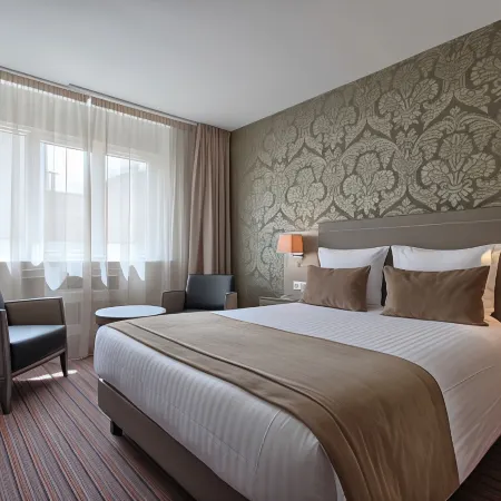 Timhotel Opéra Blanche Fontaine Отели рядом с достопримечательностью «Театр Ля-Сигаль»