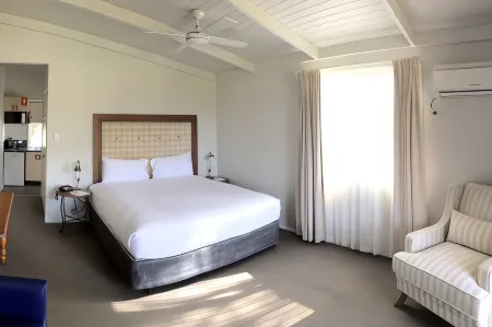 Hunter Valley Resort, Hunter Farm Adventure Centre & 4 Pines at The Farm