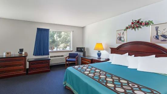 Super 8 by Wyndham Selma/Fresno Area