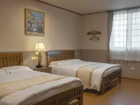 Champs Yazuh B&B Hotels near Jiji Train Station
