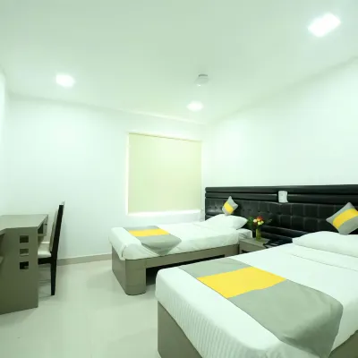 Cosy Room with Private Bath and Work Desk