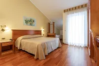 Domus Hotel Hotels near Cascate di Villa San Michele