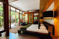 Sticky Rice Villas Hotels in Stirling
