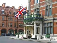 The Connaught, Maybourne Hotel Collection Riverside Studios 주변 호텔