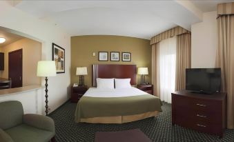 Holiday Inn Express & Suites Indianapolis - East