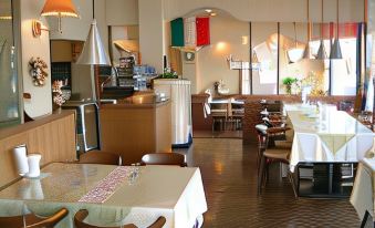Isesaki Harvest Hotel - Housity
