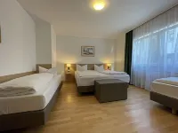 Hotel Hafner- Self check- in Отели в г. Цуффенхаузен