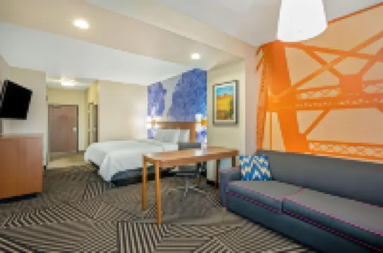 La Quinta Inn & Suites by Wyndham Waco Downtown - Baylor