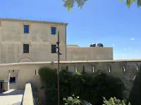 Hôtel la Prison Hotel dekat Basilique Saint-Aphrodise