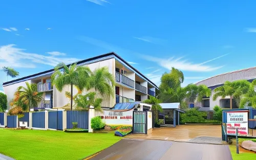 Cairns Holiday Lodge