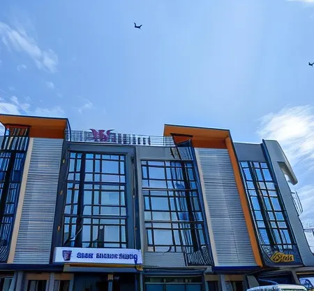 We Hotel Langkawi Отели рядом с достопримечательностью «Площадь Орла»