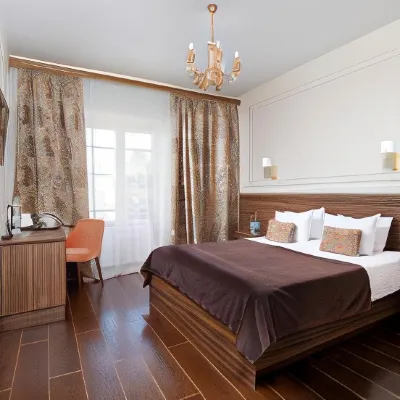 Golden Age Hotel
