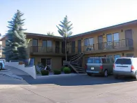 Heritage House Motel